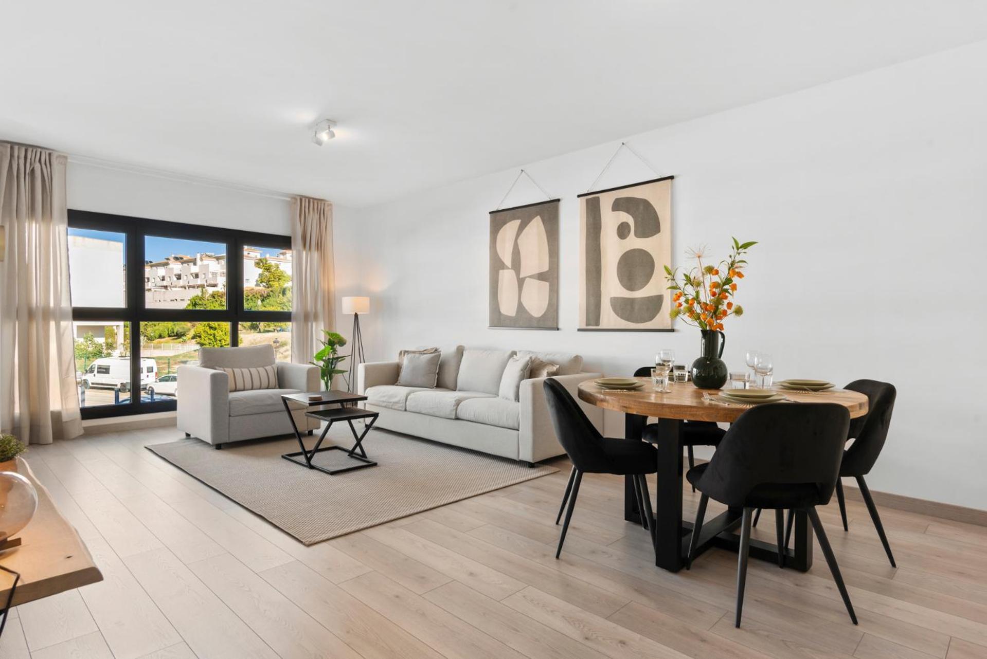 Beautiful 2-Bedroom Apartment Near Center And Beach Estepona Buitenkant foto