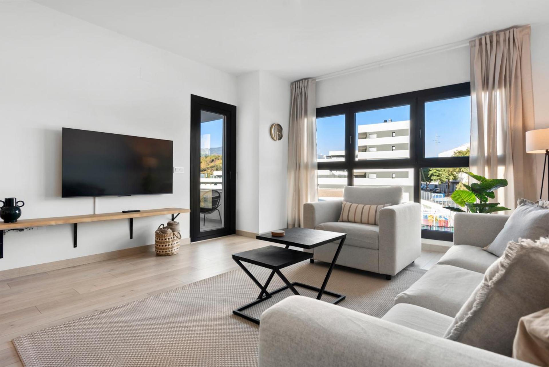 Beautiful 2-Bedroom Apartment Near Center And Beach Estepona Buitenkant foto