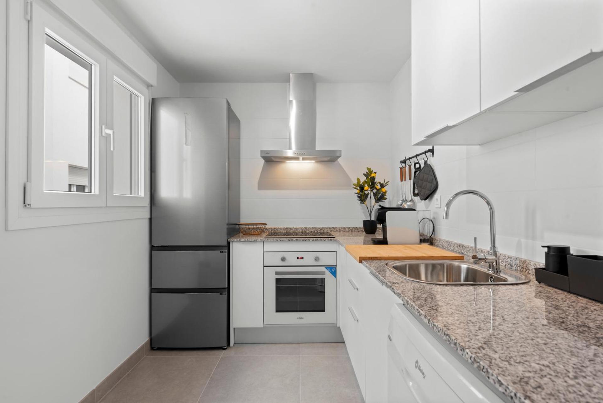 Beautiful 2-Bedroom Apartment Near Center And Beach Estepona Buitenkant foto