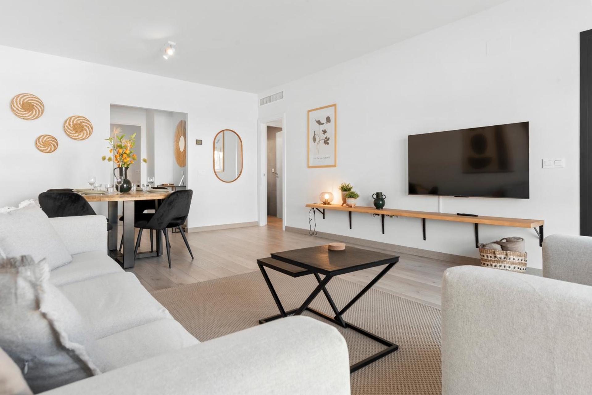 Beautiful 2-Bedroom Apartment Near Center And Beach Estepona Buitenkant foto