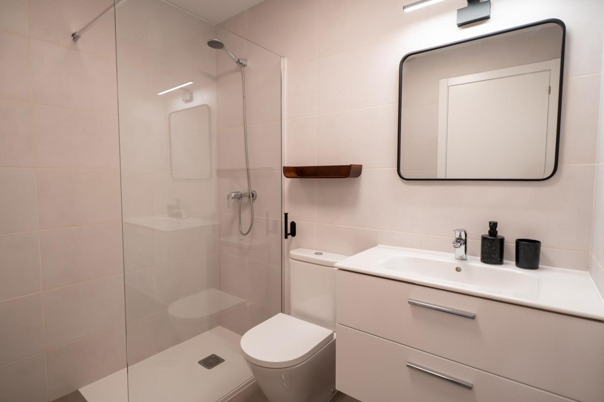 Beautiful 2-Bedroom Apartment Near Center And Beach Estepona Buitenkant foto